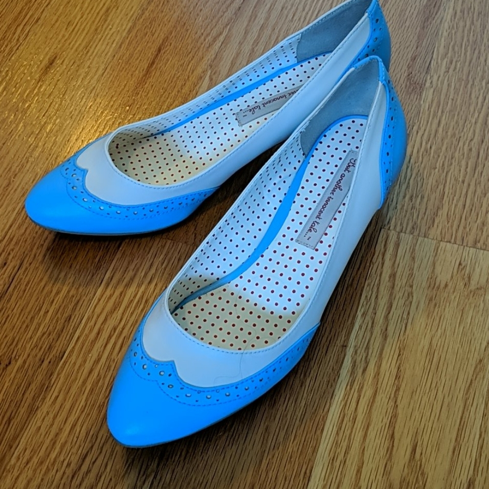 Oxford Kitten Heel Pumps, B.A.I.T. Footwear